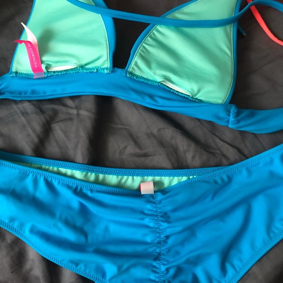 Brand New Victoria’s Secret bikini - Picture 2 of 2